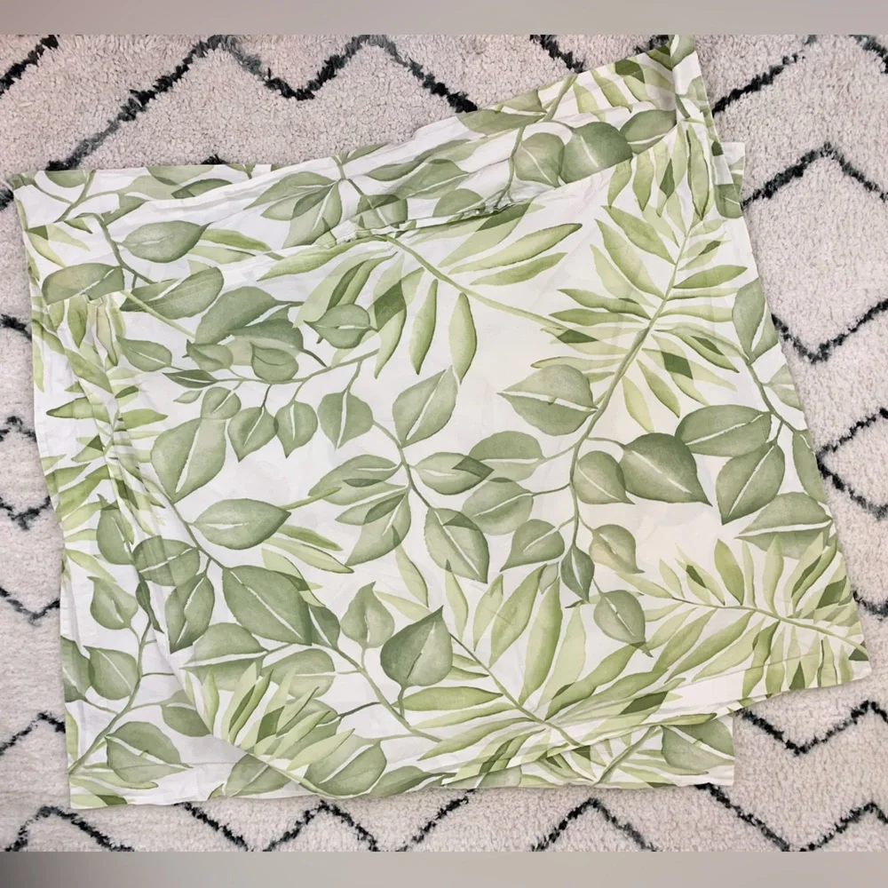 Pottery Barn Naturals Overlapping Leaves Leaf-Print Euro Pillowcases 100% cotton
